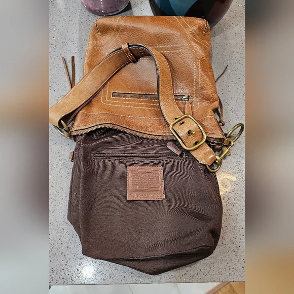 Coach Saddle Brown Vintage Chelsea 10399 Shoulder Bag w/Whipstitch Tassel Detail - Picture 10 of 17